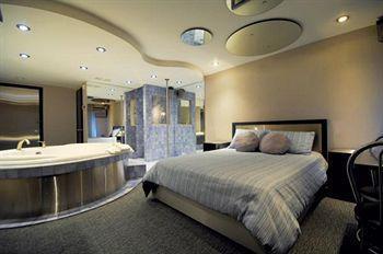Le Fabreville Motel&suites 3*