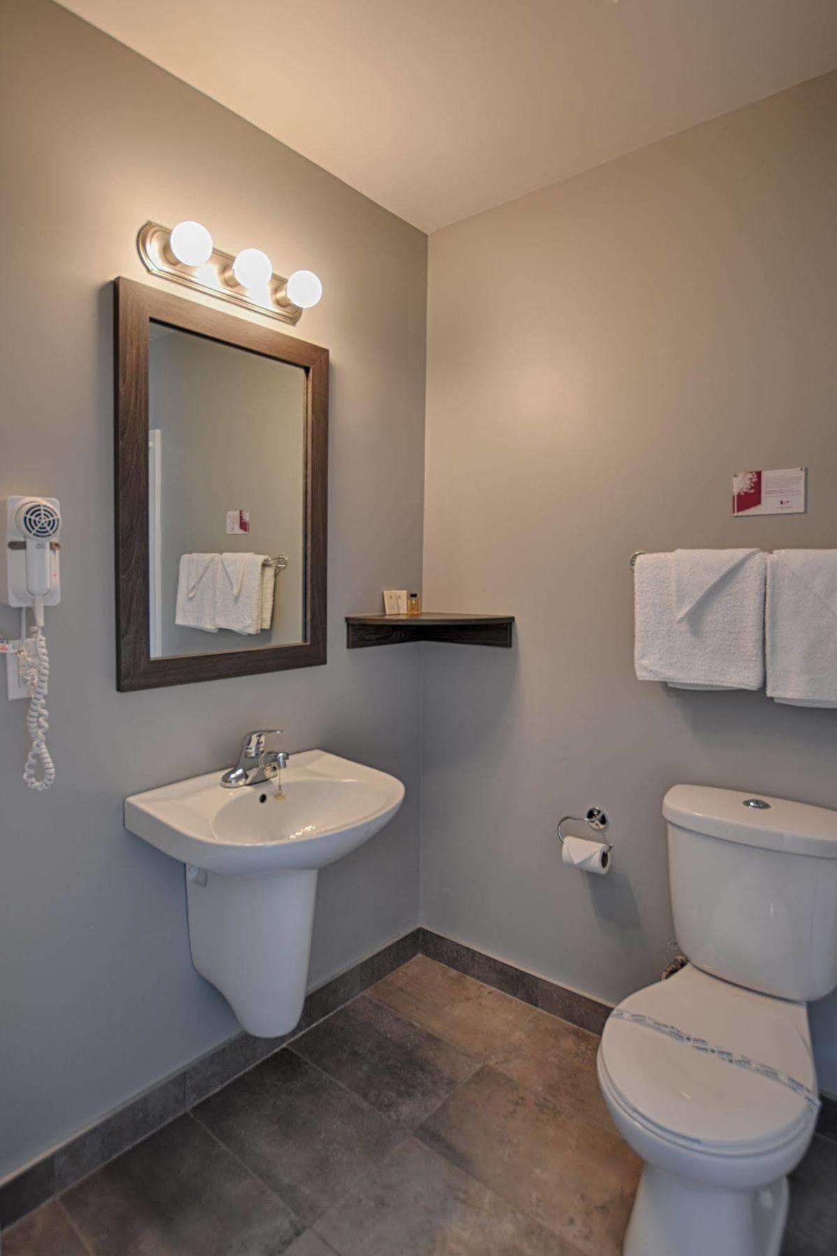Le Fabreville Motel&suites Motel