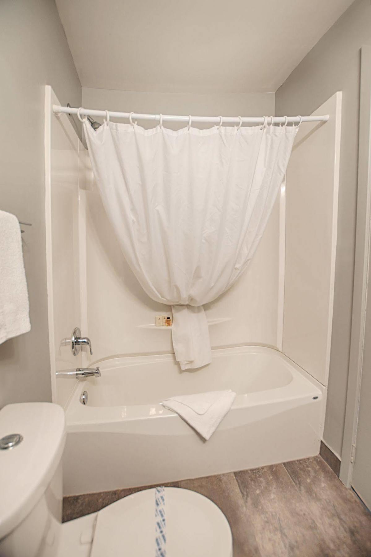 Le Fabreville Motel&suites